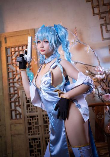 公妇借种乱h日出水