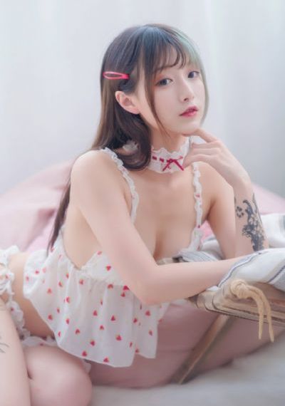 卡芙卡被扒开腿狂动漫