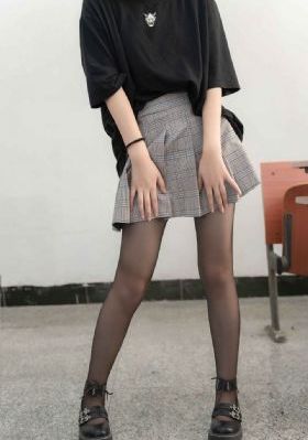 一边亲着一面膜下奶