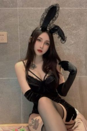 美女翘臀少妇啪啪呻吟流水软件