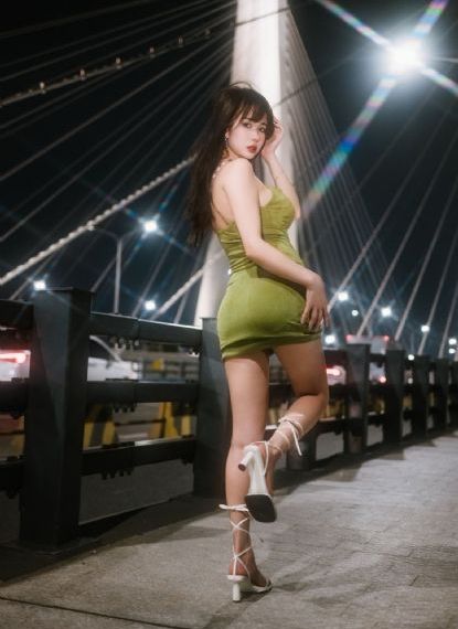 动漫美女隐私打扑克视频