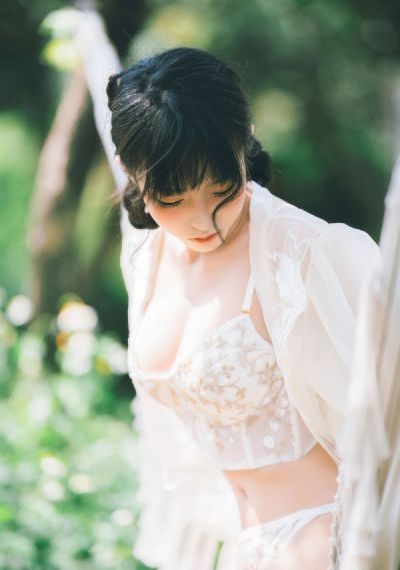 年轻漂亮的女教师2